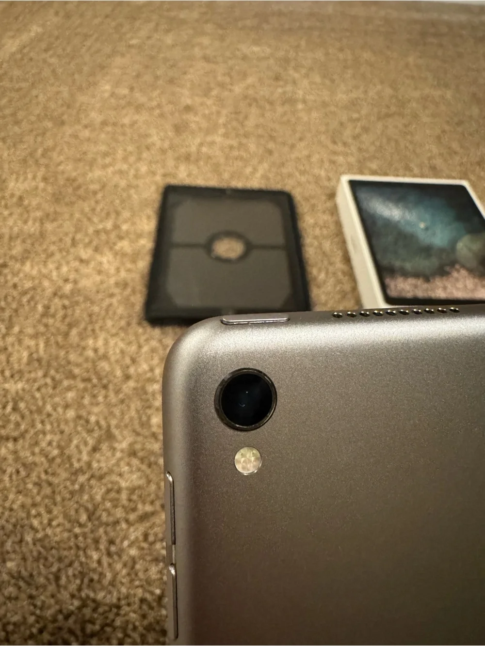 ⭐️ Apple A1670 iPad Pro 64g 12.9” W/ Original Box & Otter Box Case ⭐️